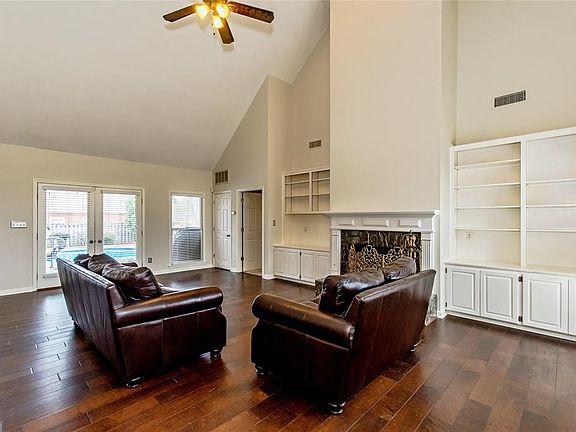 2nd image of 600 Towne Lake Dr