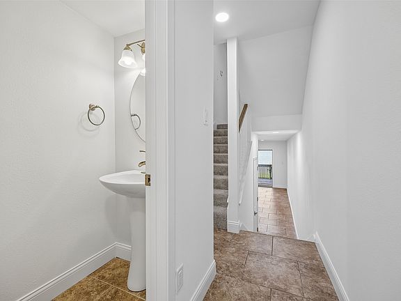 2nd image of 3710 Mediterranean St