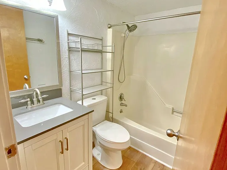6112 Harbourside Dr — Photo 5