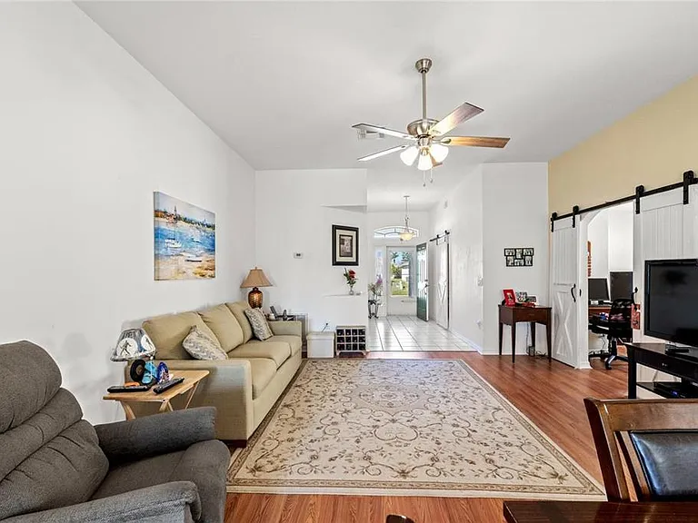 221 Prather Dr — Photo 7