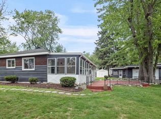 3815 Edgecrest St, West Bloomfield, MI 48324
