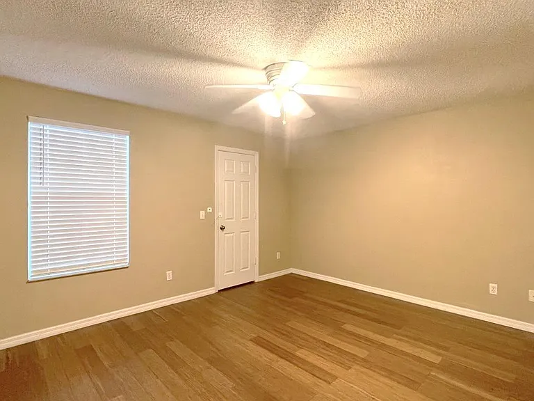 831 Horseshoe Falls Dr — Photo 18