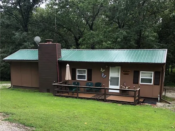 31889 Mulberry Dr, Warsaw, MO 65355