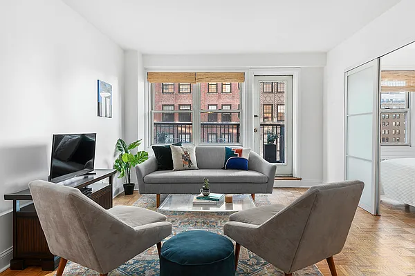 Sold by Compass | media 2