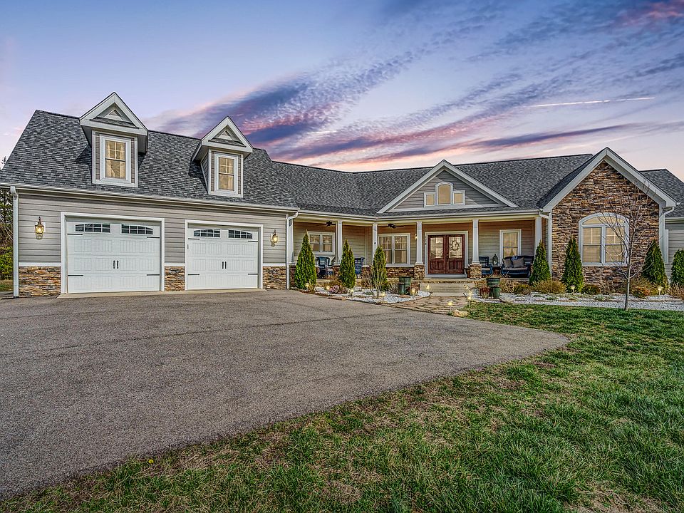 1st image of 120 Deerberry Ln