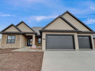 2021 Mulberry St, Sauk City, WI 53583