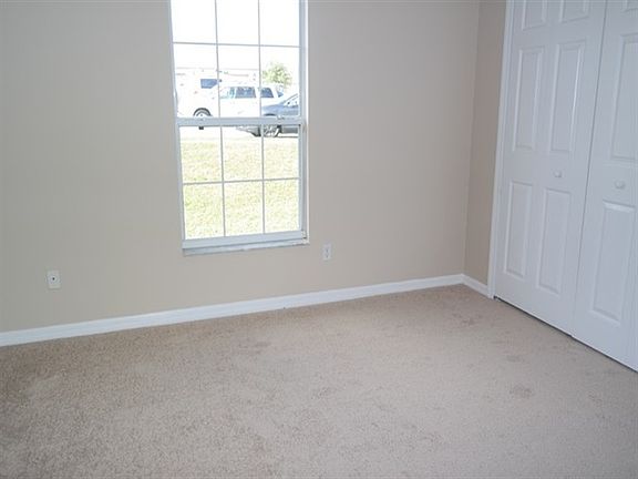 3rd image of 1011 Bluegrass Dr #0