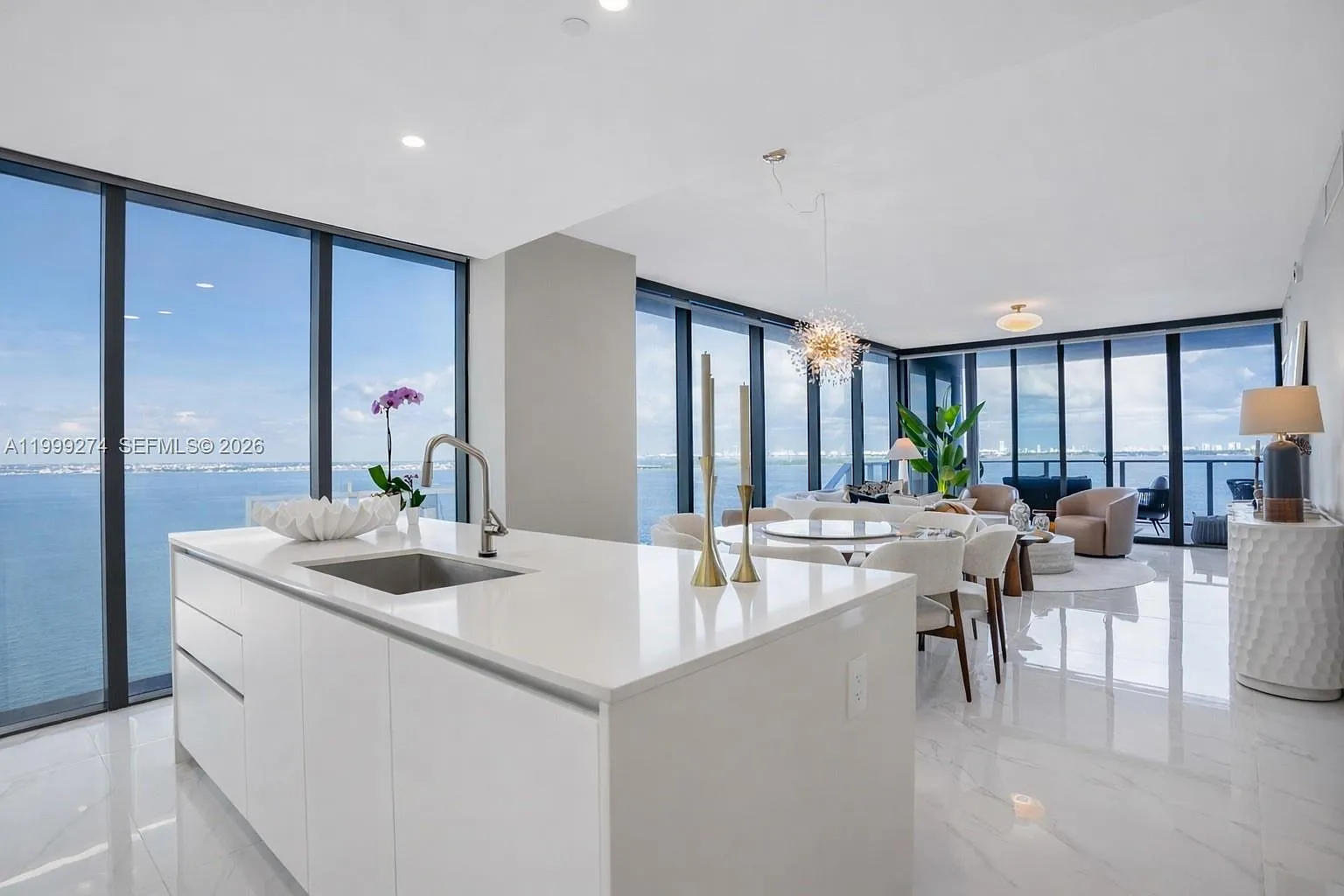 Aria Reserve South Tower — Photo 1