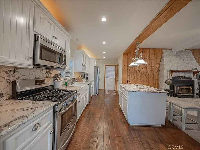 233 Corona Cir — Photo 13