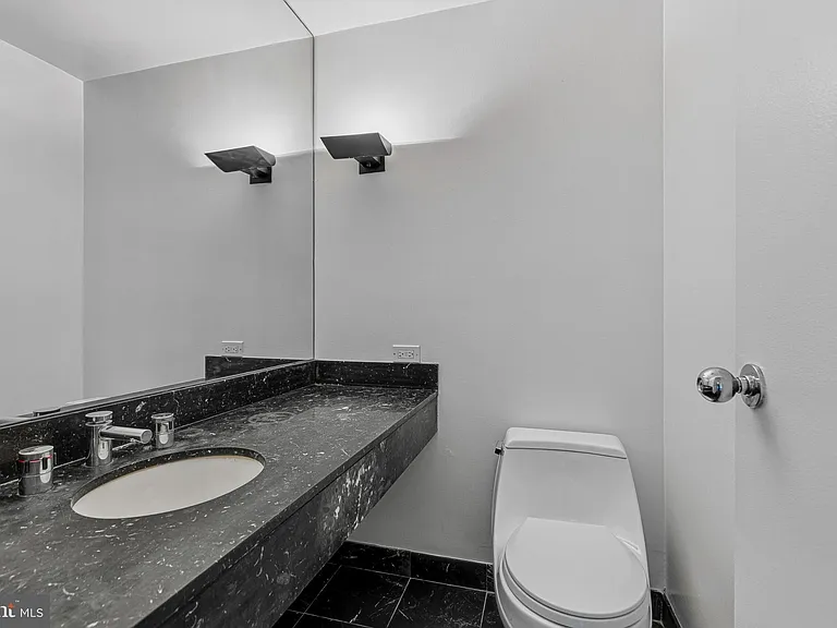 2501 M St NW #722 — Photo 7