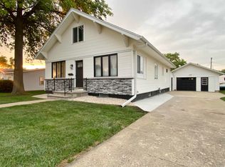 415 7th St SW, Le Mars, IA 51031
