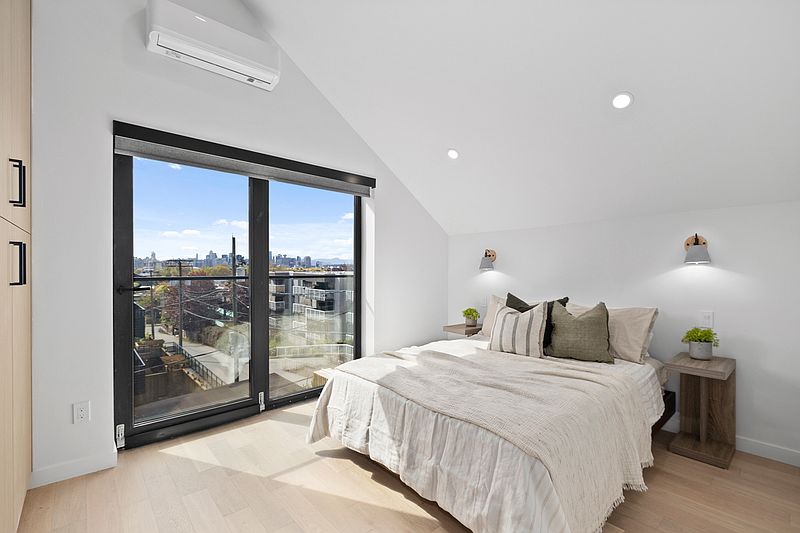 Vancouver Townhouse for rent - 3 Bedrooms — photo 32