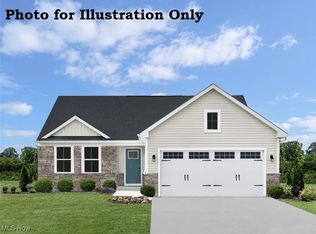 250 Potomac Dr, Elyria, OH 44035