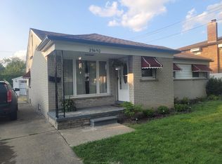 29450 Robert Dr, Livonia, MI 48150