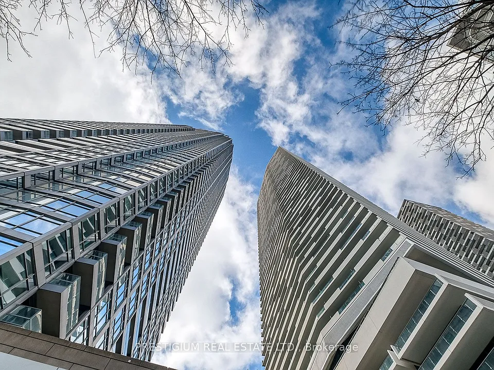 2221 Yonge St #4809