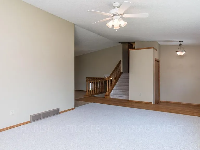 4608 E Blazewood Dr — Photo 4