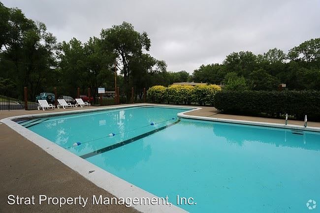 1st image of 2301 Victoria Dr APT 301