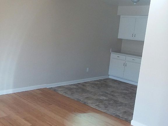 4th image of 2523 Central Ave APT D
