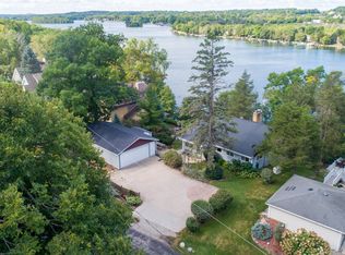 6005 Artist Bay Rd, West Bend, WI 53095