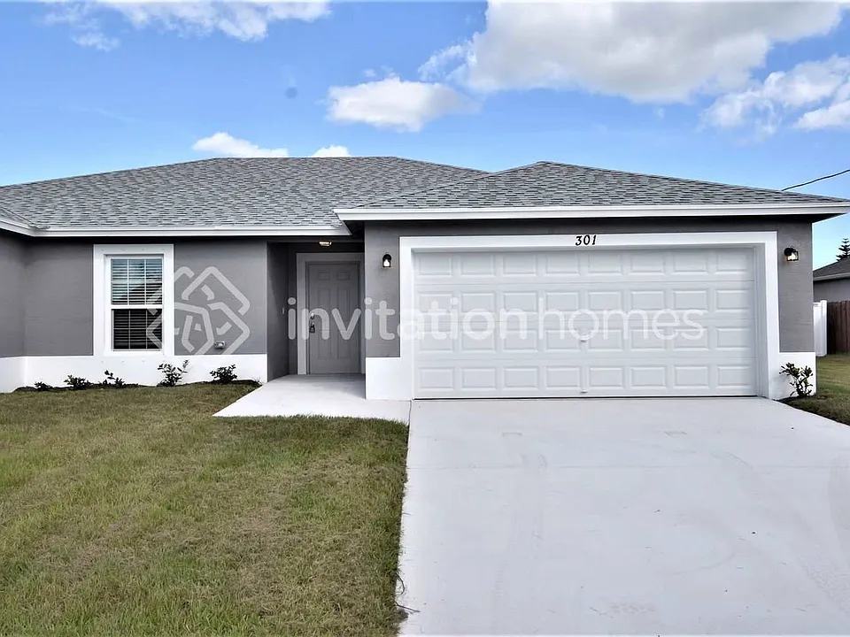 301 SW Log Dr