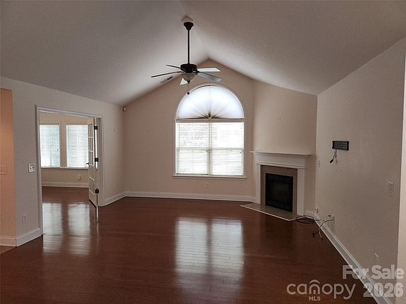 3rd image of 1 Mountain Meadow Cir