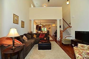 4th image of 1002 Coronet Ln