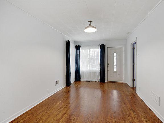 3rd image of 4127 N Ottawa Ave