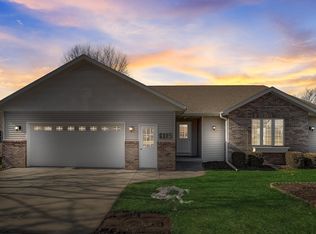 6095 N Lewellen St, Marshall, WI 53559