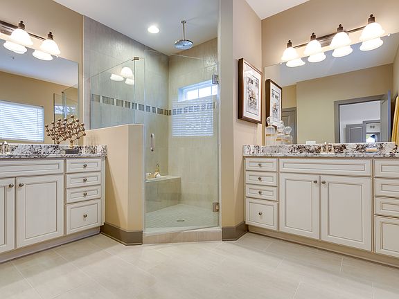 Relaxing owner s bath