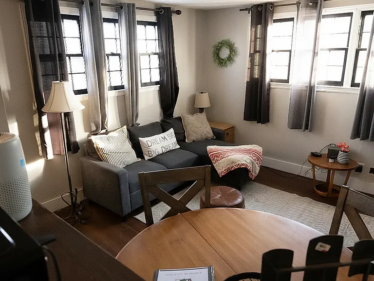 1426 W 3rd St #2 — Photo 3