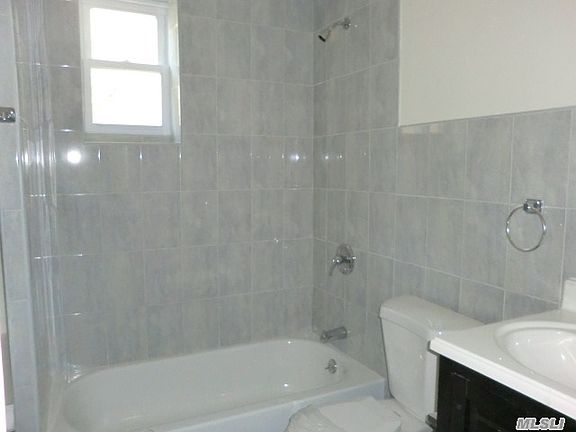 4th image of 9462 Sutter Ave