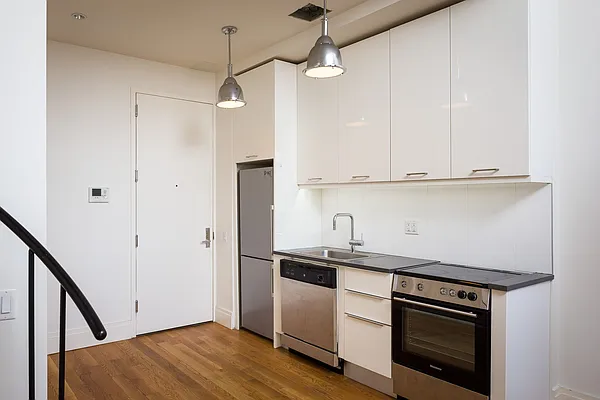 Rented by Nooklyn NYC LLC | media 4