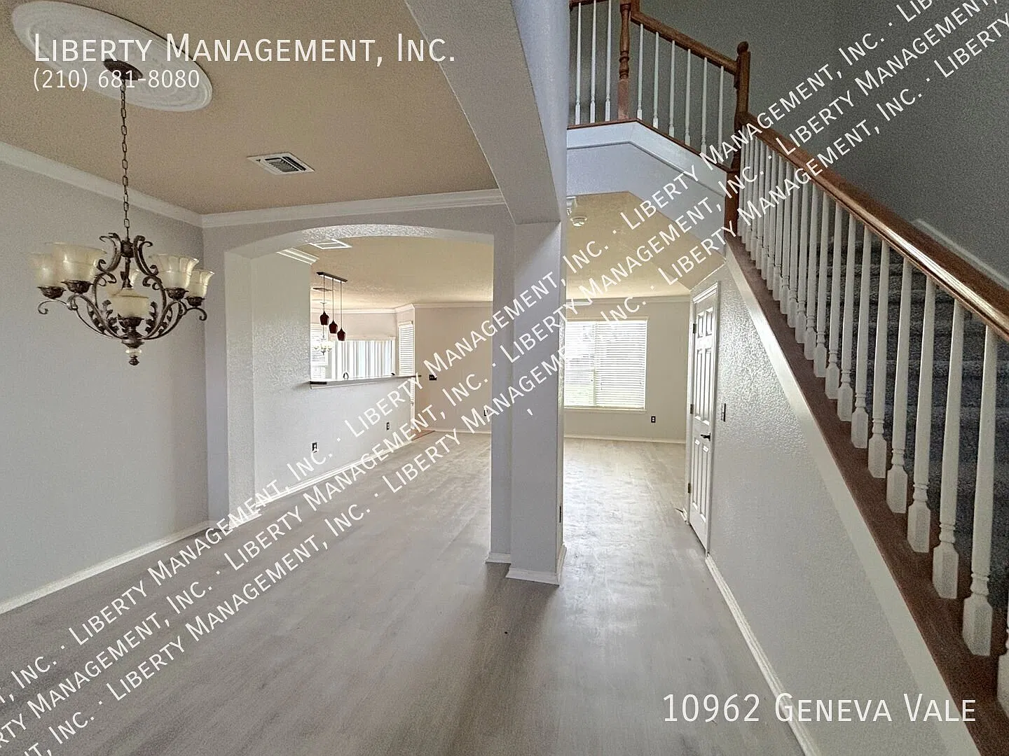 4 Bed, 2.5 Bath Home In Hills Of Shaenfield With Brand New Flooring — Photo 3