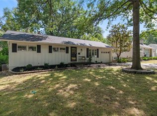 4831 W 76th St, Prairie Village, KS 66208