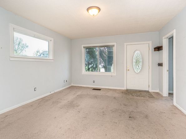310 Massoit St, Clawson, MI 48017