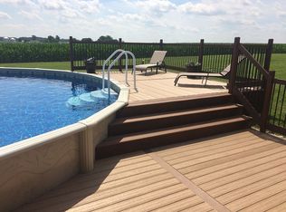 9970 S Clearview Dr, Haubstadt, IN 47639