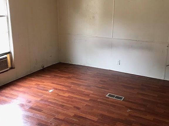 3rd image of 335 Washington St Lot 1