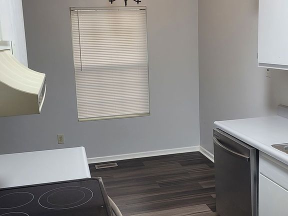 5th image of 2323 W Osterhout Ave #2B-1BA