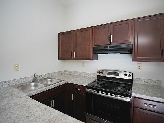 5th image of 1200 E Broadway APT 5