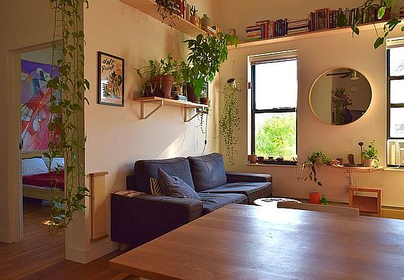 5th image of 176 Stockholm St APT 3