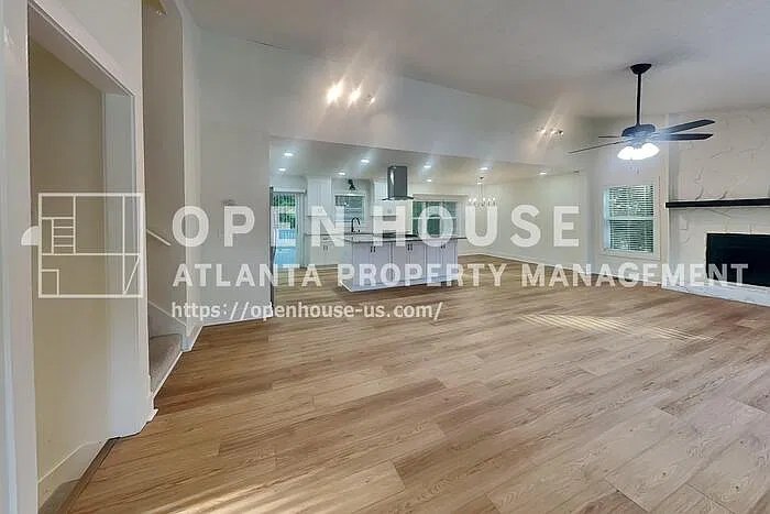 4 bed, 3.0 bath, 2148 sqft, $2,645 — Photo 4