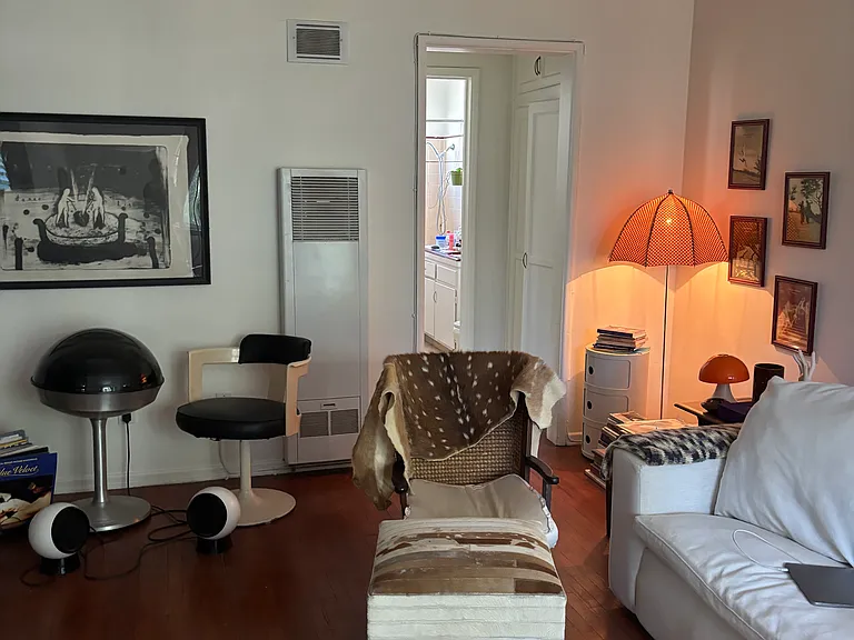 2135 N Beachwood Dr — Photo 5