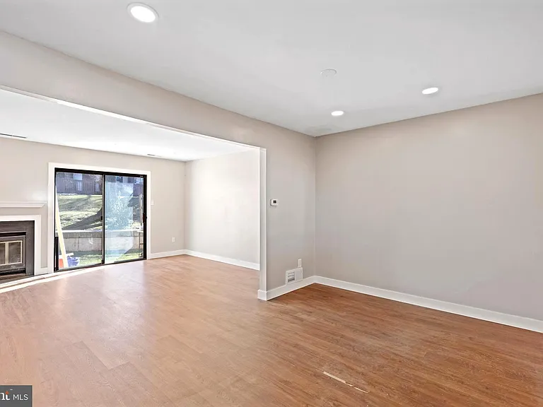 401 Bismark Way — Photo 8