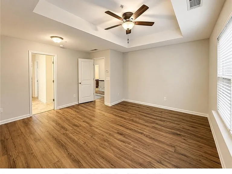 3432 Castleberry Village Cir — Photo 10