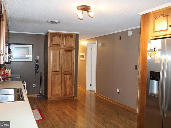3rd image of 712 Tower Dr