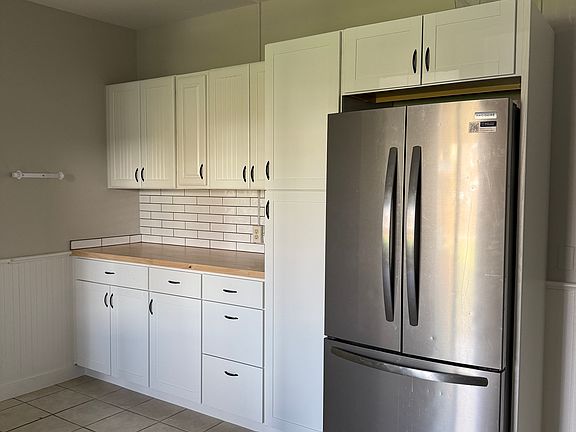 4th image of 214 Wall St APT 1
