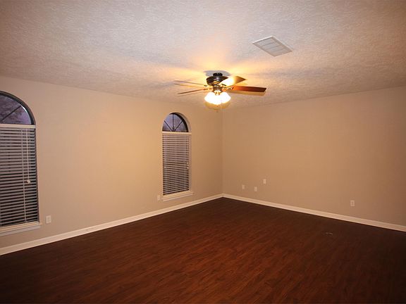 2nd image of 505 N Lhs Dr