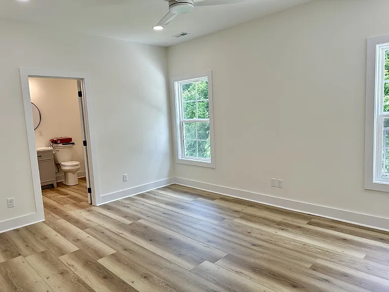 520 Cottage Way — Photo 6