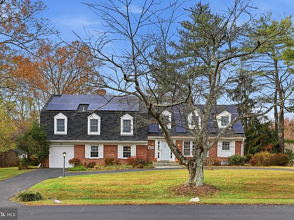 3rd image of 4401 Flower Valley Dr
