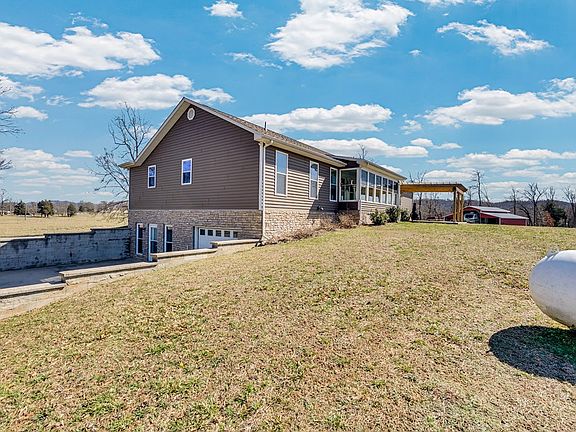 4th image of 126 Dial Ln